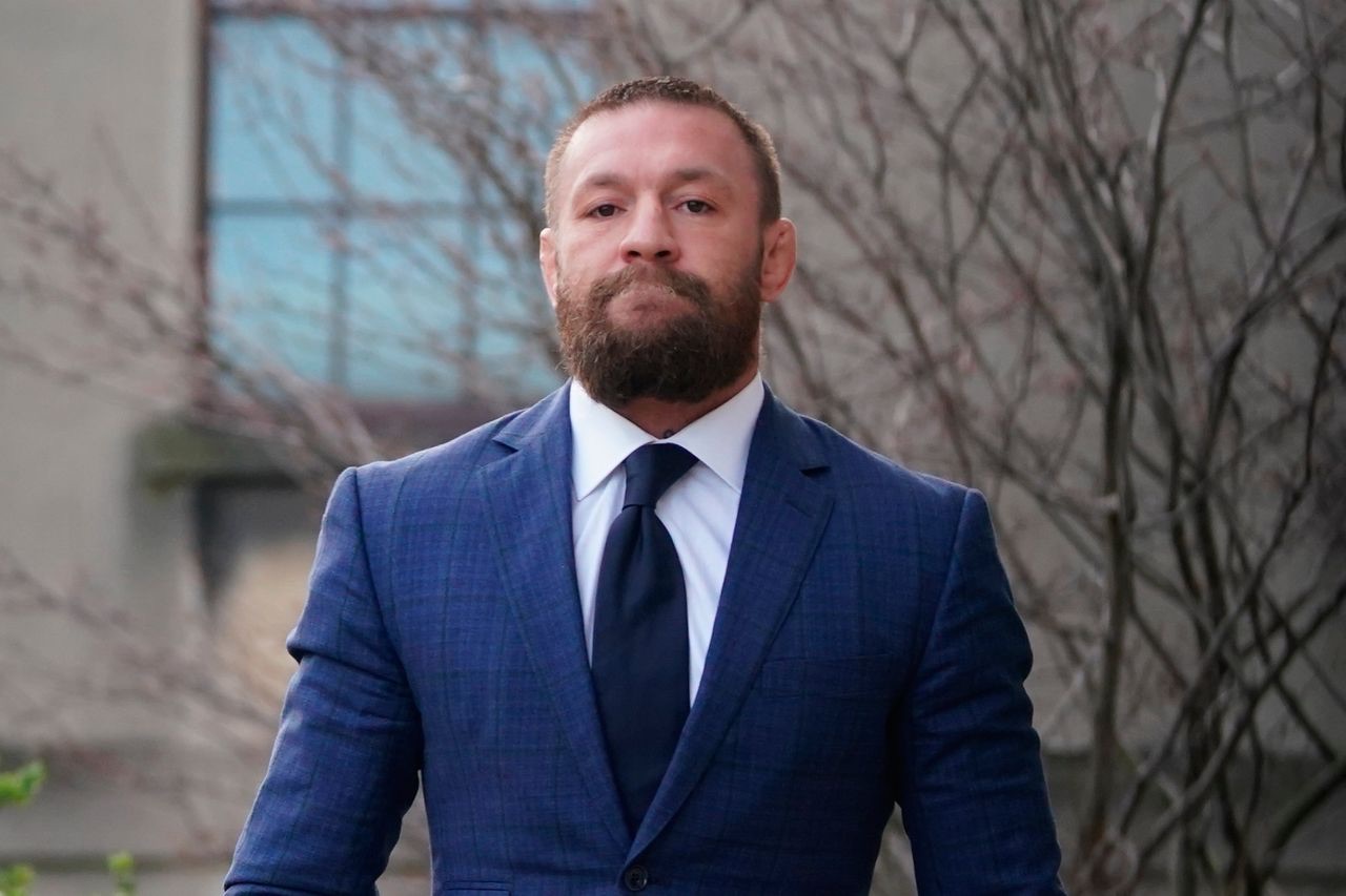Conor McGregor UFC-harcos bejelentette, hogy indulni fog Írország elnöki posztjáért.