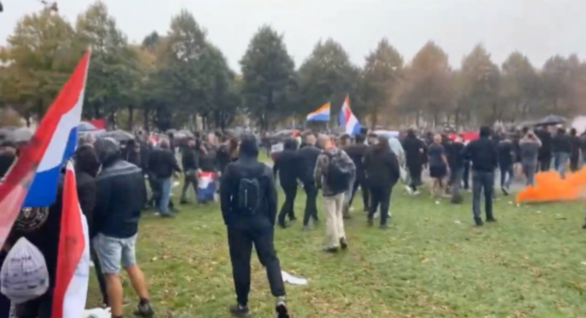 A hágai zavargások: Hollandia migrációs válsága és a patrióta erők tiltakozás spirálja