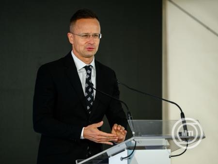 Szijjártó Péter: jó hír, hogy Donald Tusk írja a magyarországi brüsszelita ellenzék győzelmi tervét