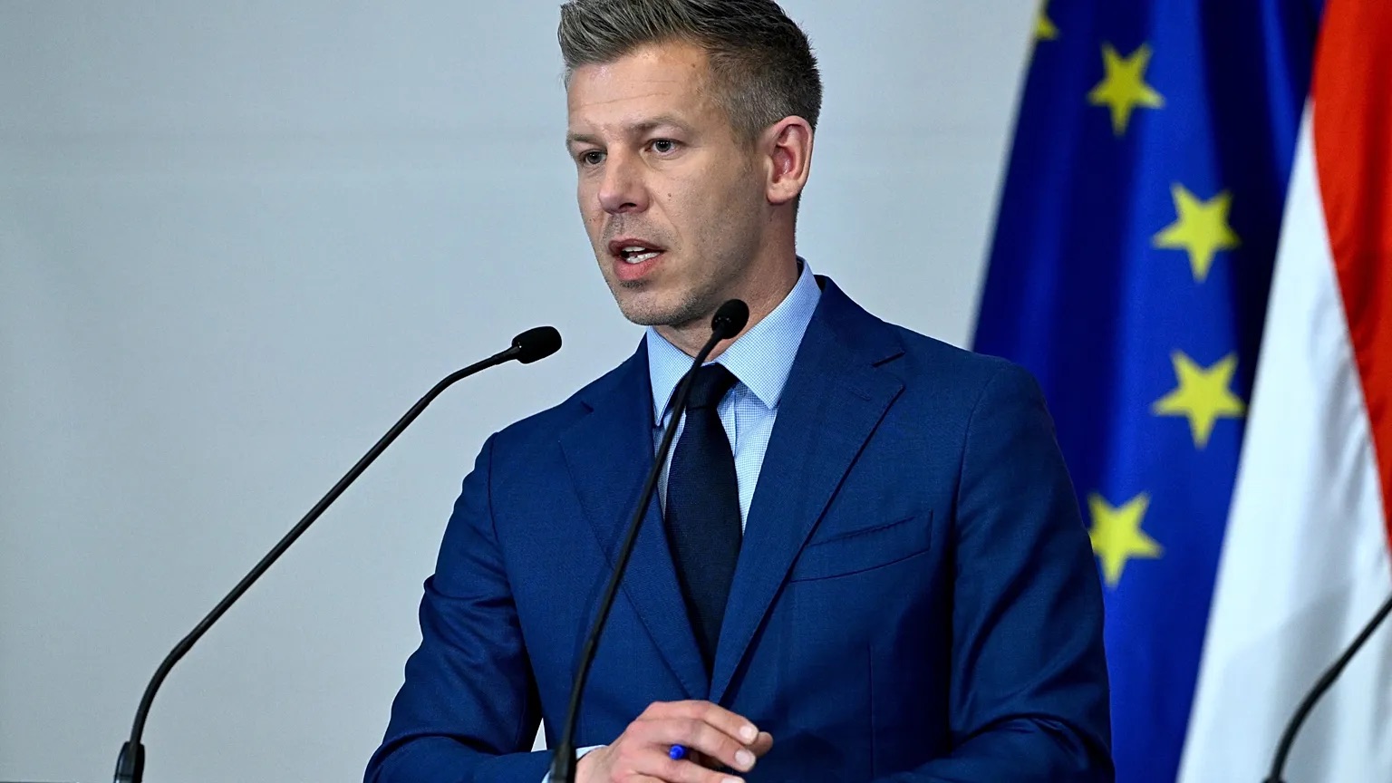 A diplomácia nagymestere akcióban: Magyar Péter és a „Viking-csel”