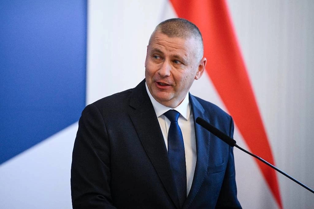 Ruszin-Szendi Romulusz: „Becsukjuk az ajtót az oroszok előtt” – az új kormány helyreállítja a szövetségesi bizalmat