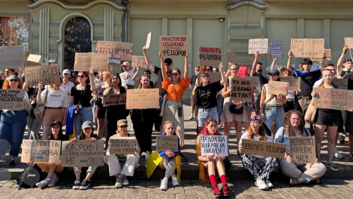 Odesszai tüntetések a menesztett védelmi miniszter támogatására